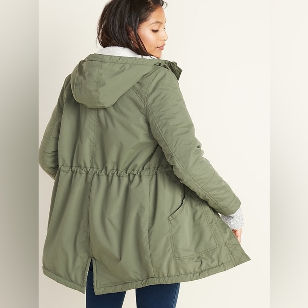 Old Navy / Water-Resistant Hooded Faux-Fur-Lined Parka for Women / 3XL / Olive - Picture 5 of 7